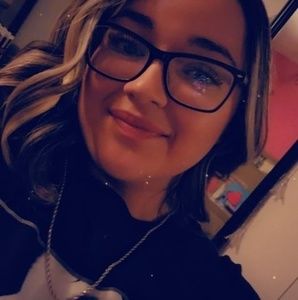 Meet your Posher, Celeste